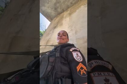 Policial Feminina mostra a rotina de ser PM no Rio de Janeiro e indica a profissão para quem quiser fazer o concurso! E aí você se garante? Deixe a sua opinião. Policial Feminina mostra a rotina de ser PM no Rio de Janeiro e indica a profissão para quem quiser fazer o concurso! E aí você se garante? Deixe a sua opinião.