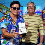 NÃO PODERIA FALTAR ELE O CANTOR ALMIR ROUCHE AO LADO DO PREFEITO PAULO GALVÃO QUE DEU O PASSAPORTE DO PERNAMBUCO MEU PAÍS NÃO PODERIA FALTAR ELE O CANTOR ALMIR ROUCHE AO LADO DO PREFEITO PAULO GALVÃO QUE DEU O PASSAPORTE DO PERNAMBUCO MEU PAÍS