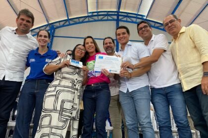 GOVERNADORA RAQUEL LYRA ENTREGA MAIS DE MIL TITULOS DE PROPRIEDADE PARA O PARQUE CAPIBARIBE SÃO LOURENÇO DA MATA.