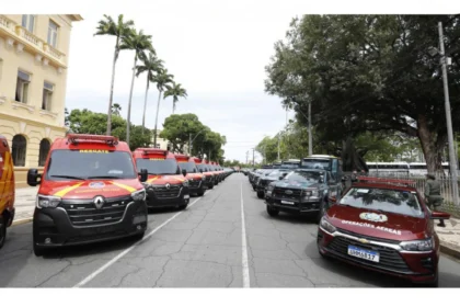 Governo de Pernambuco entrega viatura armas e equipamentos as forças de segurança